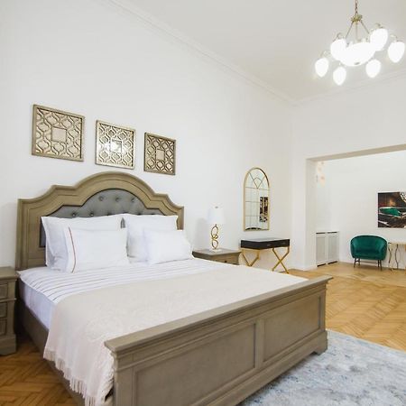 Unique Experience At Rimanoczy Palace Oradea Dış mekan fotoğraf